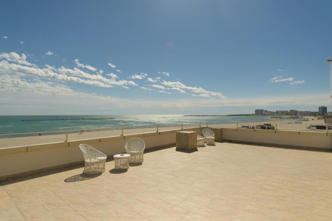 Hotel Golden Palace Mamaia Exteriör bild