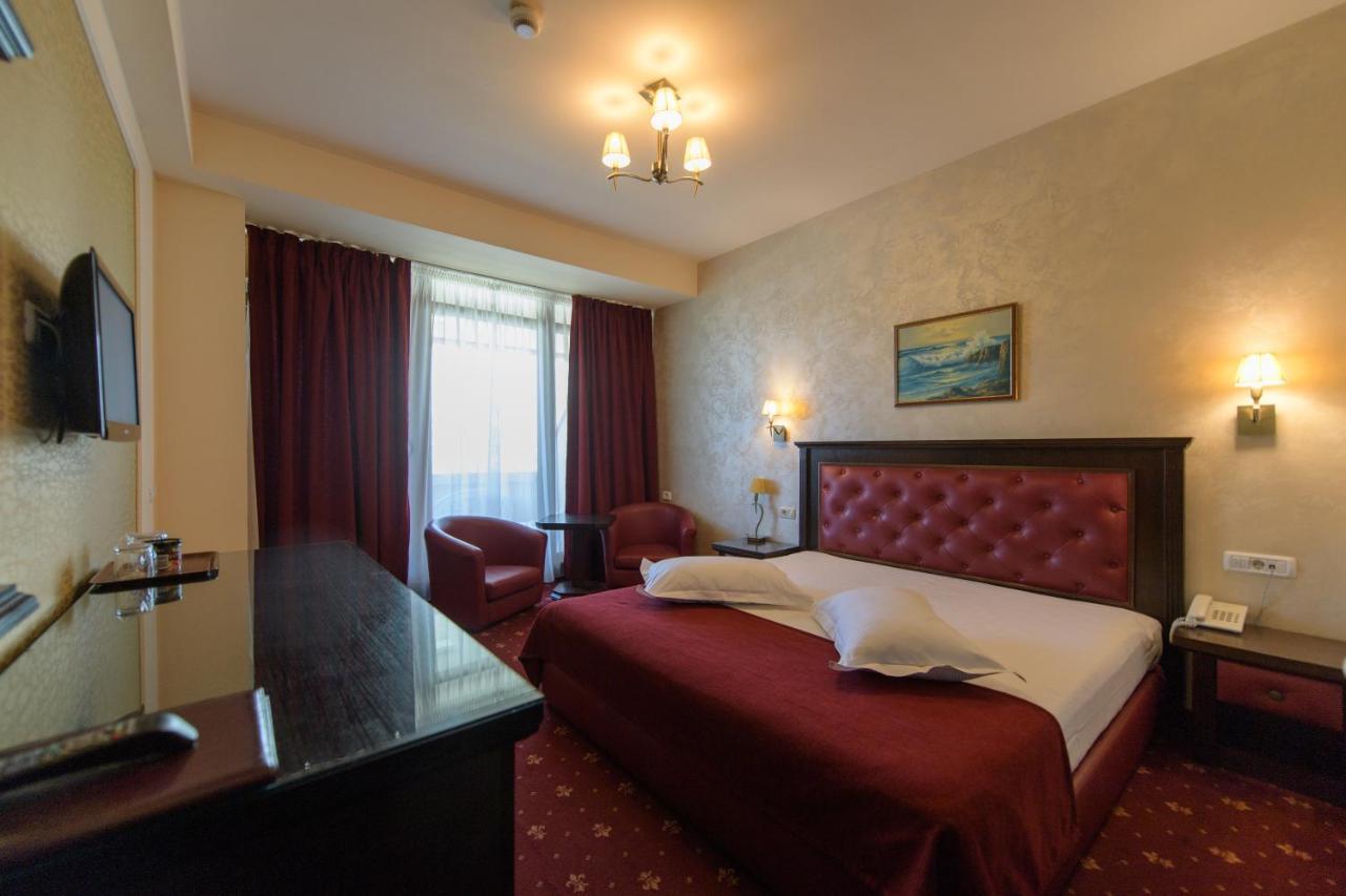 Hotel Golden Palace Mamaia Exteriör bild