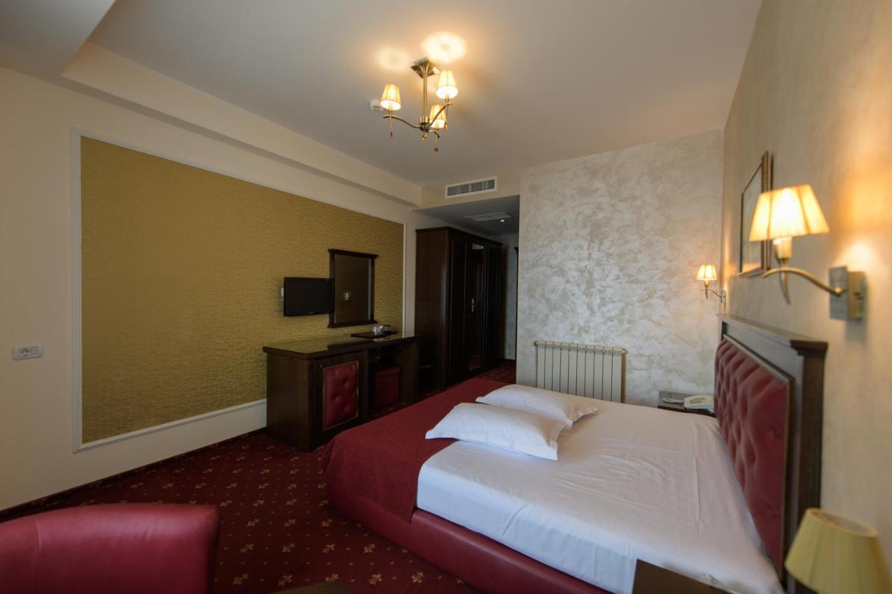 Hotel Golden Palace Mamaia Exteriör bild
