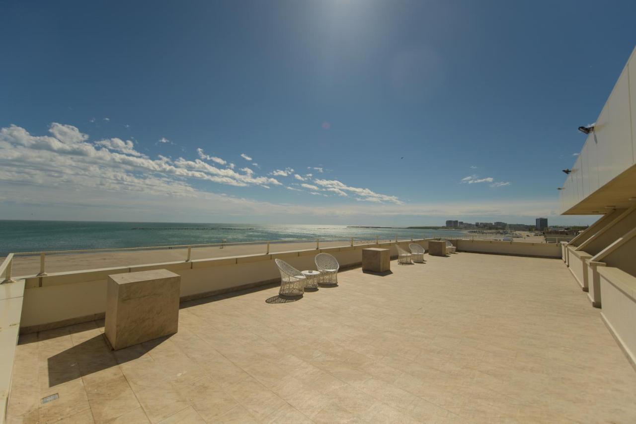 Hotel Golden Palace Mamaia Exteriör bild